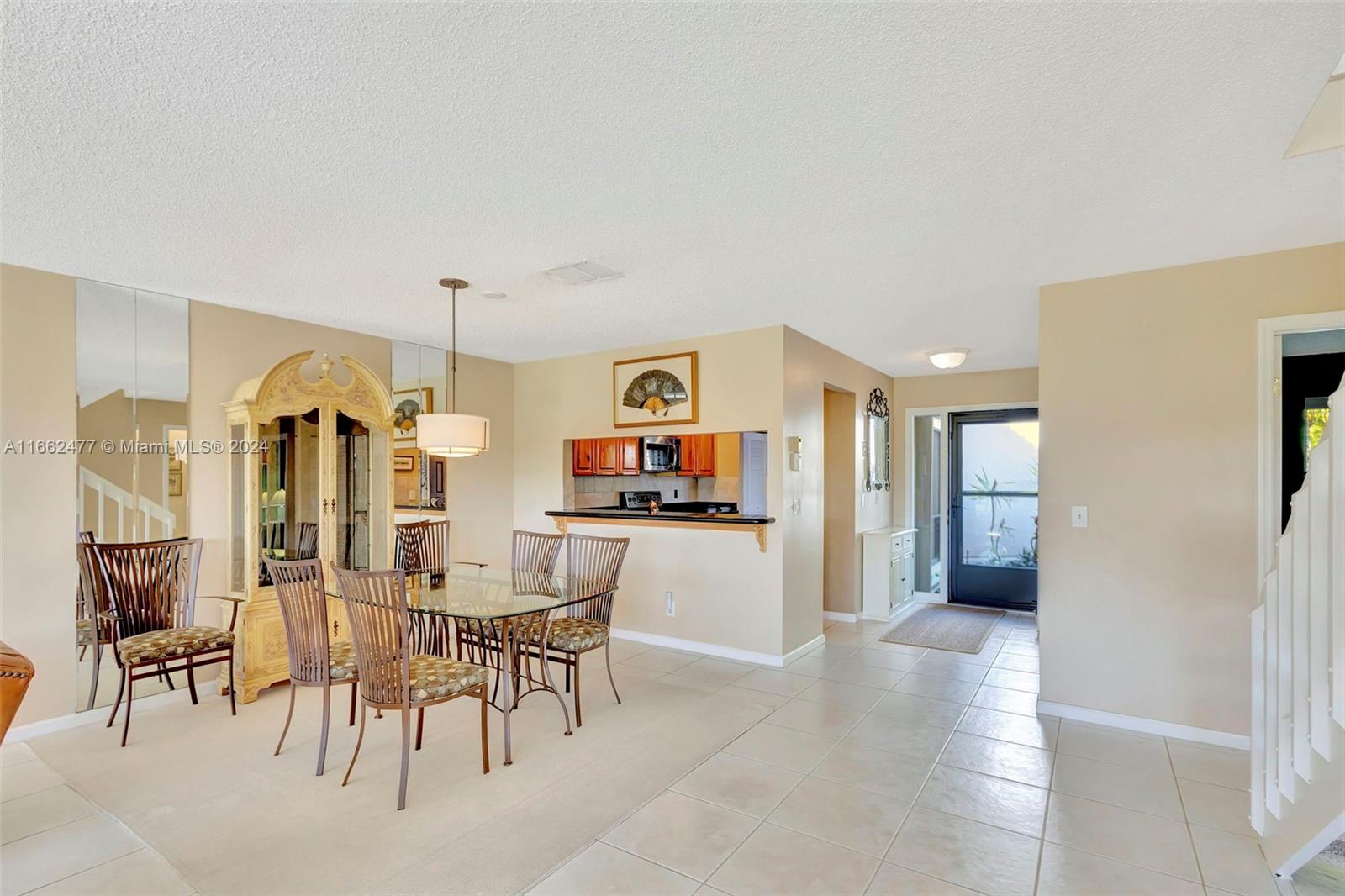 555 Prestwick Cir, Palm Beach Gardens, Florida image 14