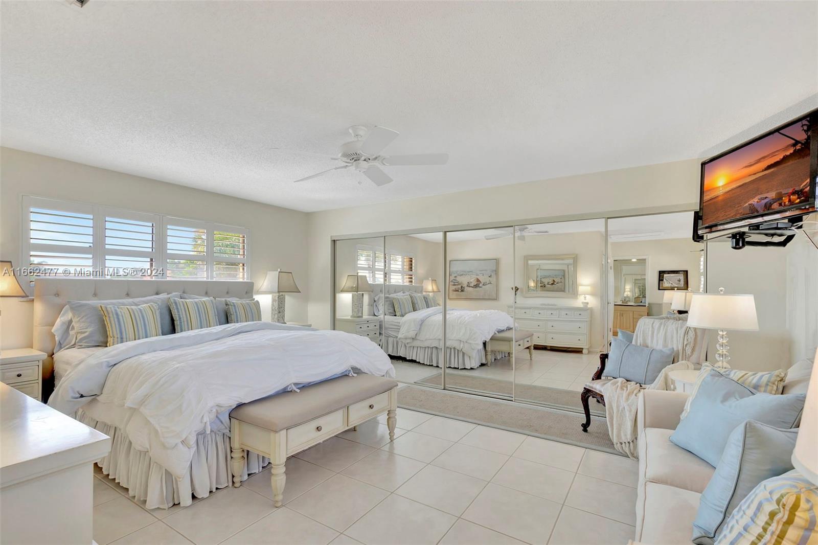 555 Prestwick Cir, Palm Beach Gardens, Florida image 37