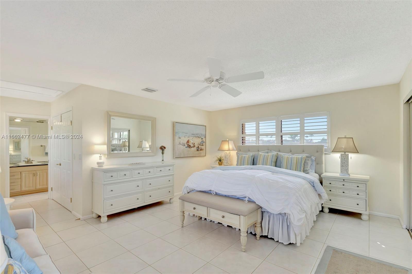 555 Prestwick Cir, Palm Beach Gardens, Florida image 39