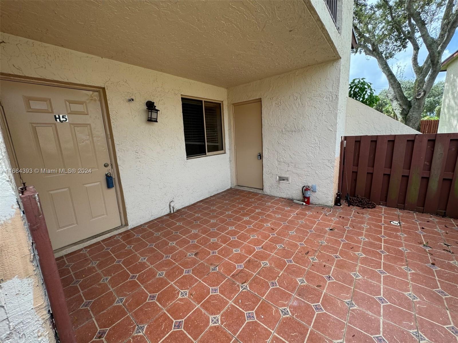 8061 Southgate Boulevard, North Lauderdale, Florida image 37