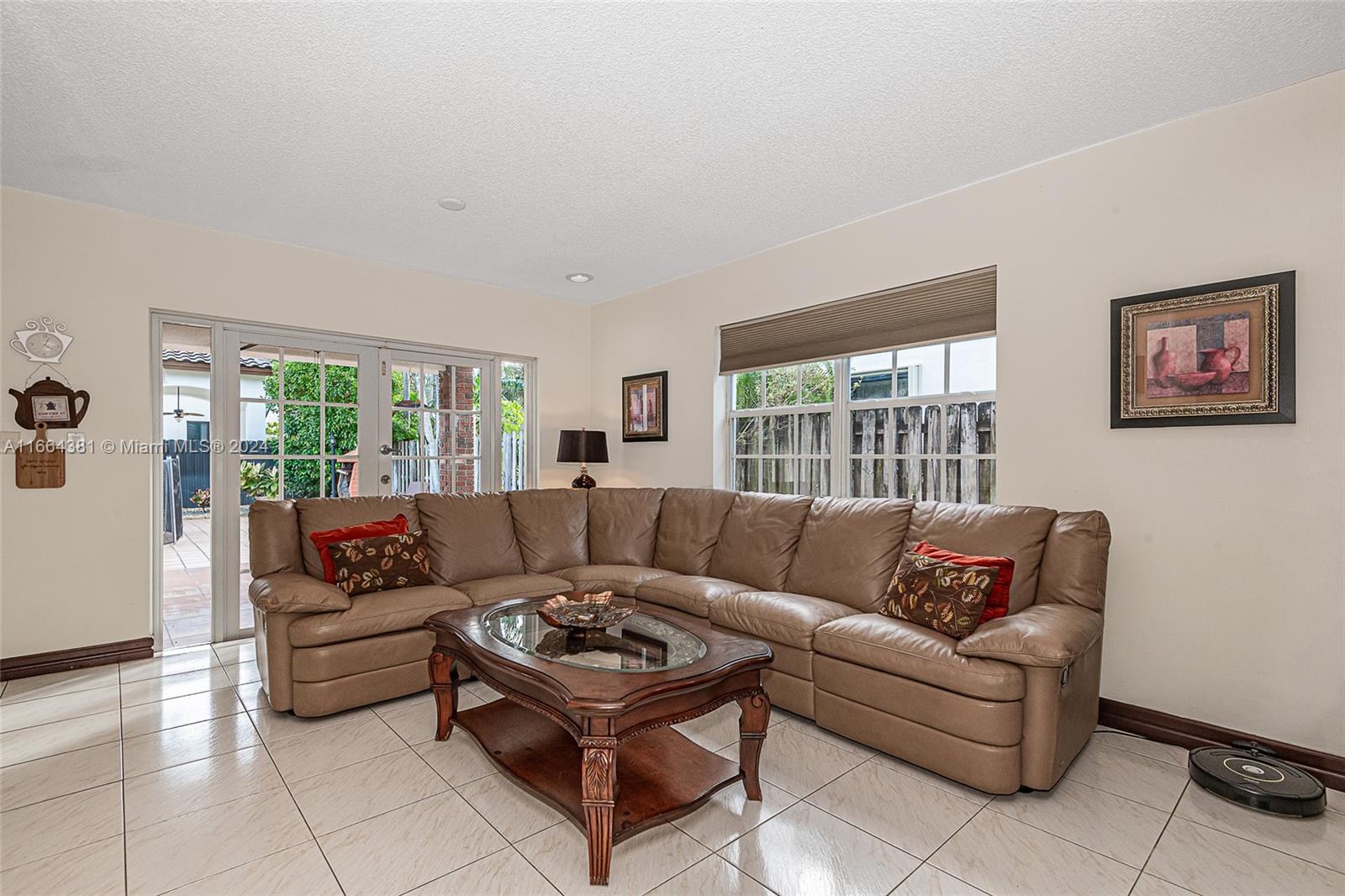 7910 NW 169th Ter, Miami Lakes, Florida image 12