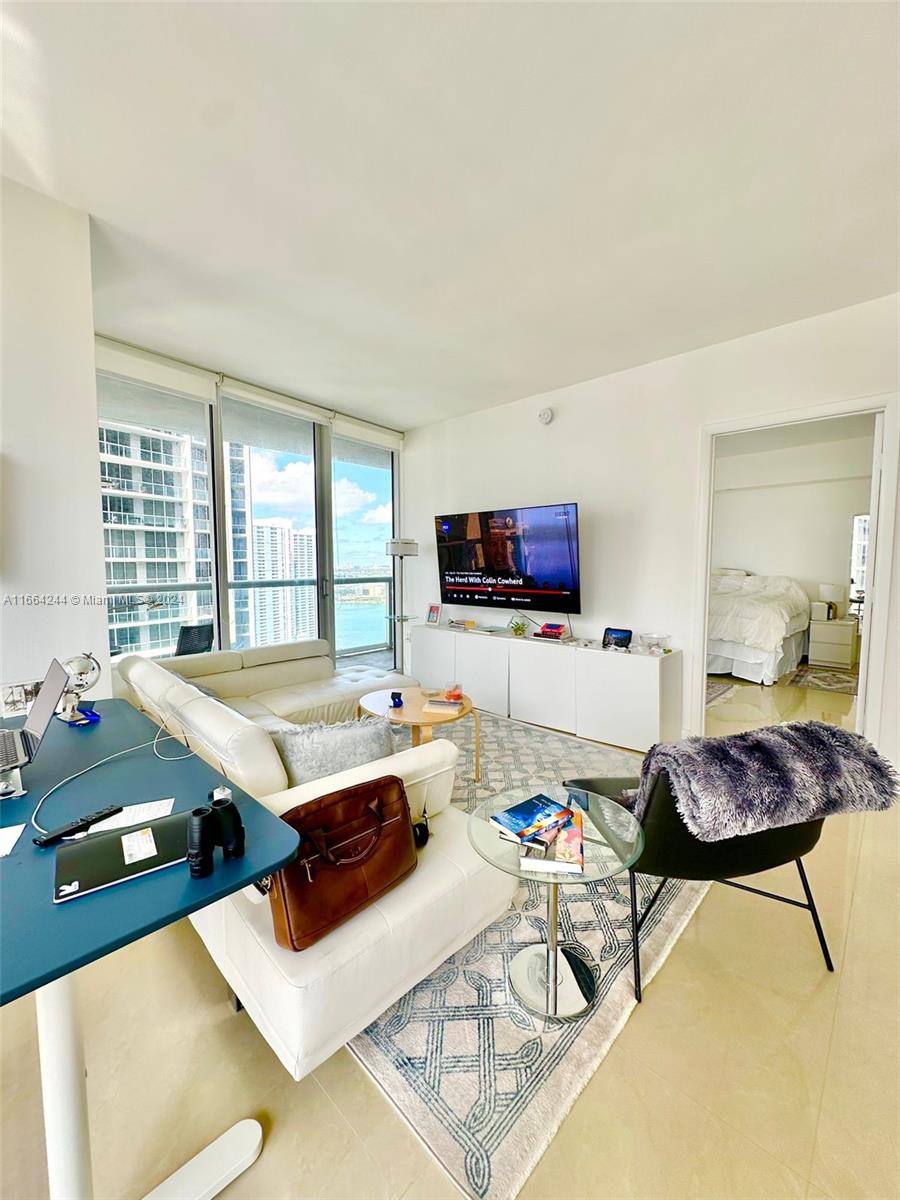 495 Brickell Ave #3210, Miami FL 33131