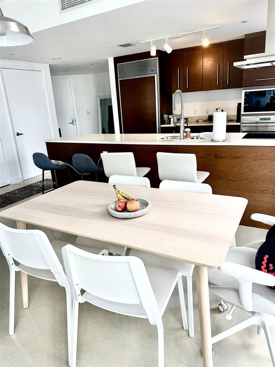 495 Brickell Ave #3210, Miami FL 33131