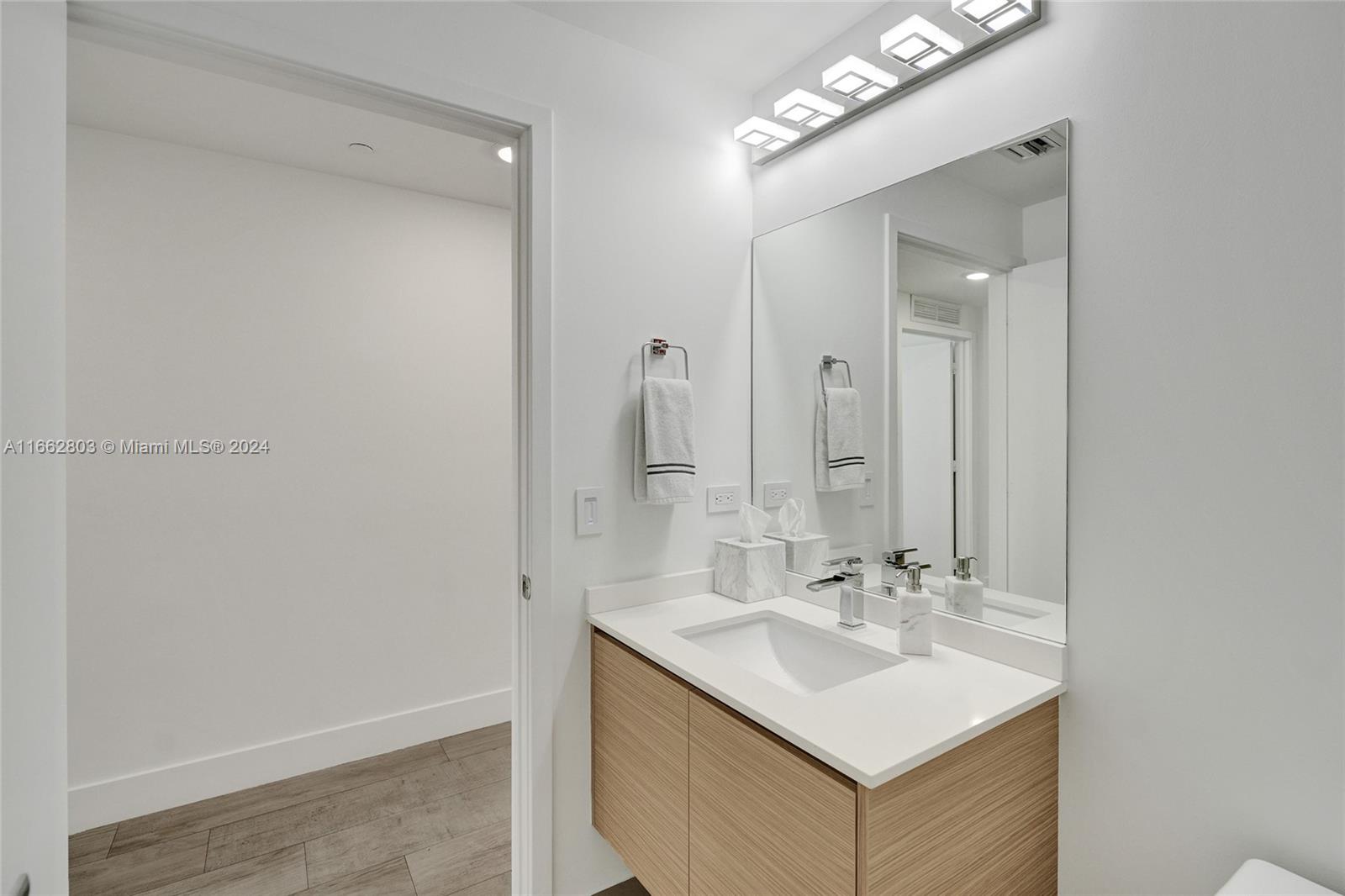 600 NE 27th St #2901, Miami FL 33137