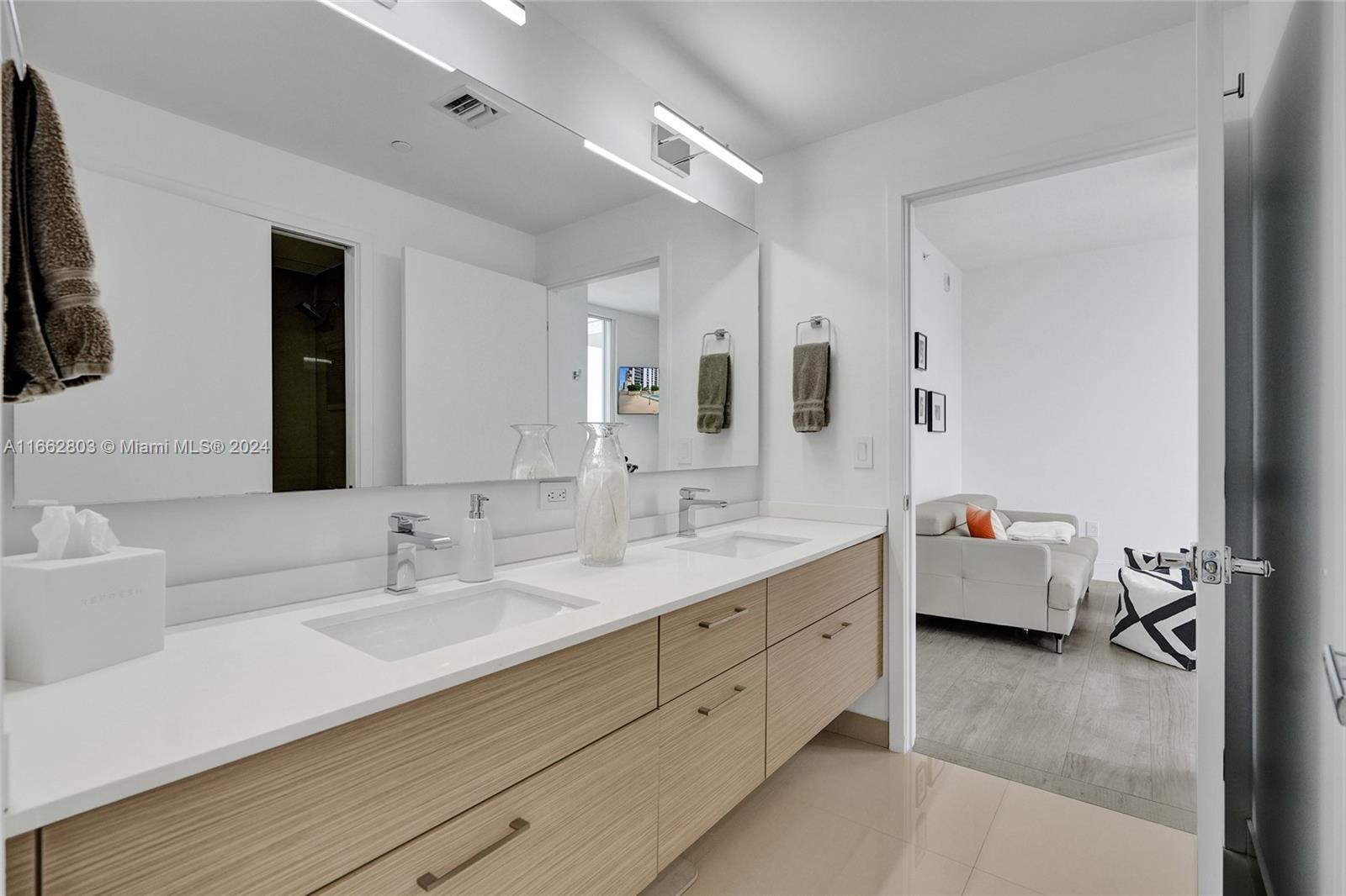 600 NE 27th St #2901, Miami FL 33137