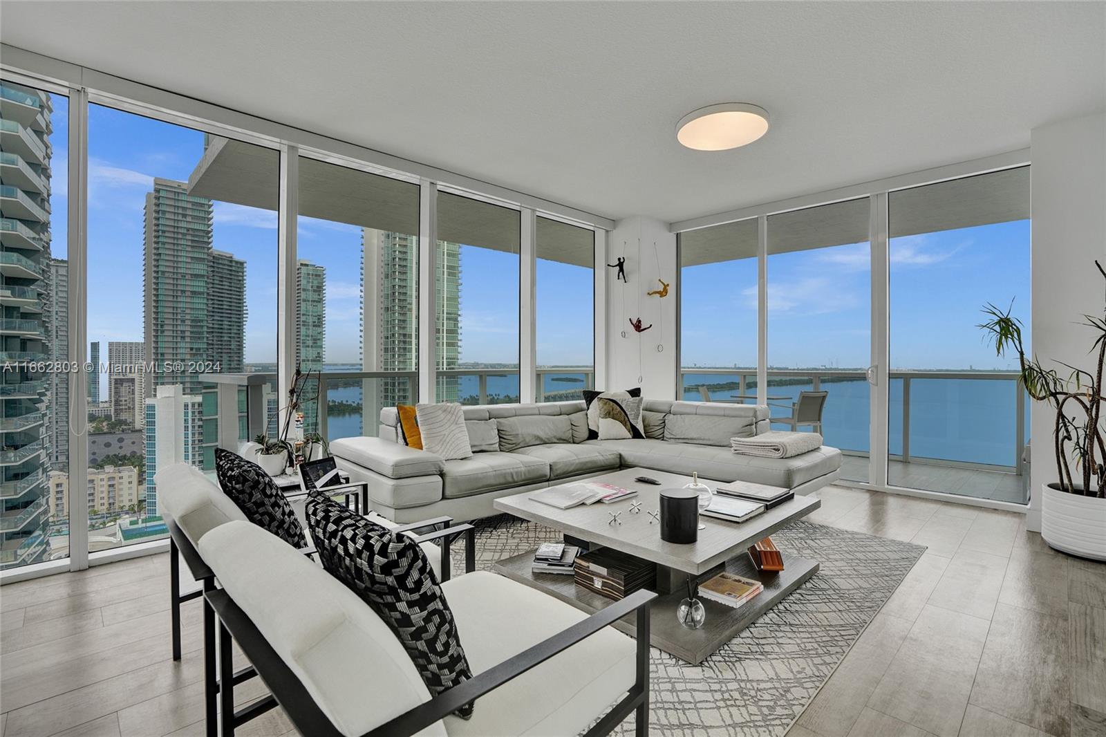 600 NE 27th St #2901, Miami FL 33137