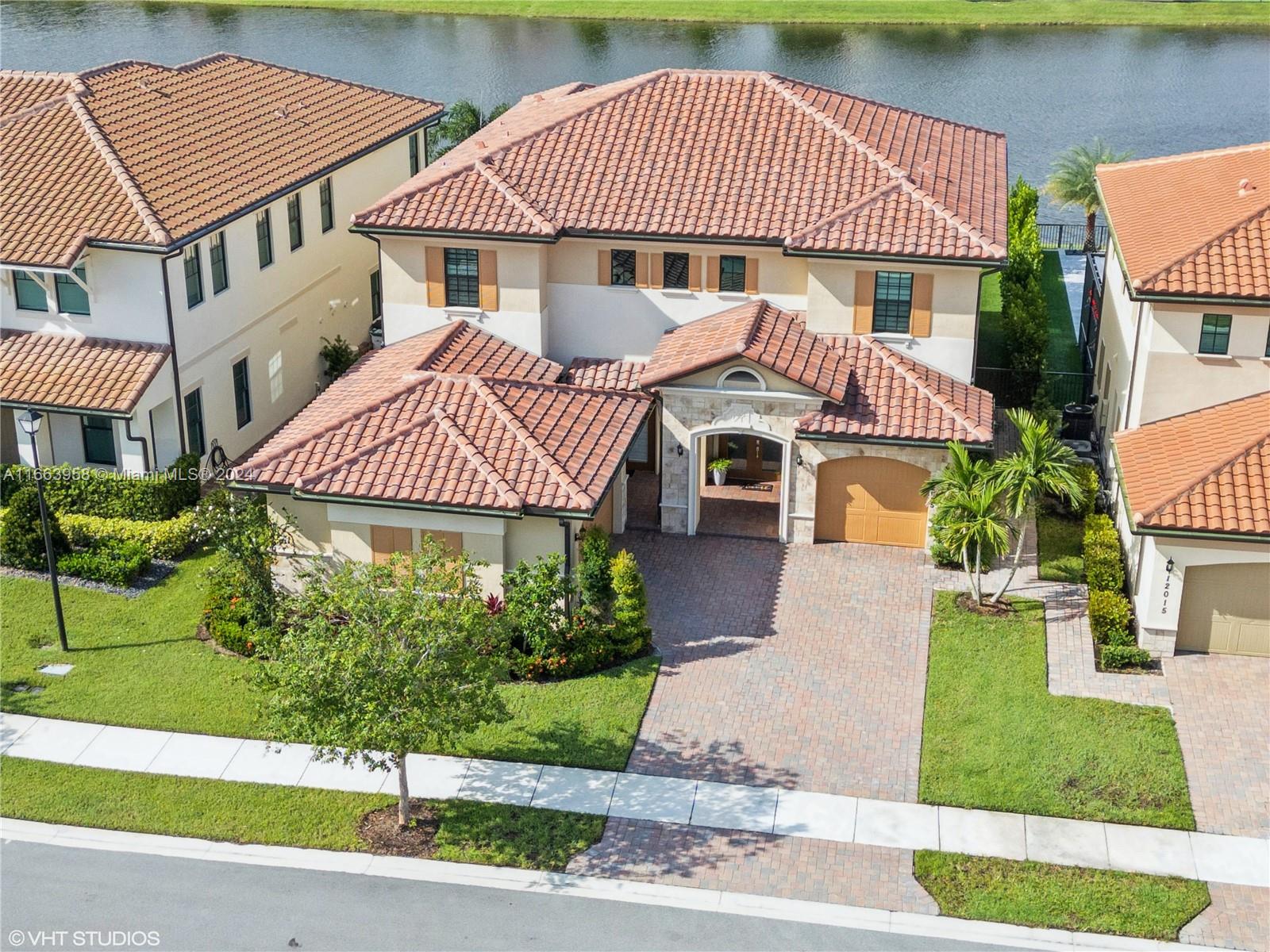 12025 Lake Trail Ln, Parkland, Florida image 4