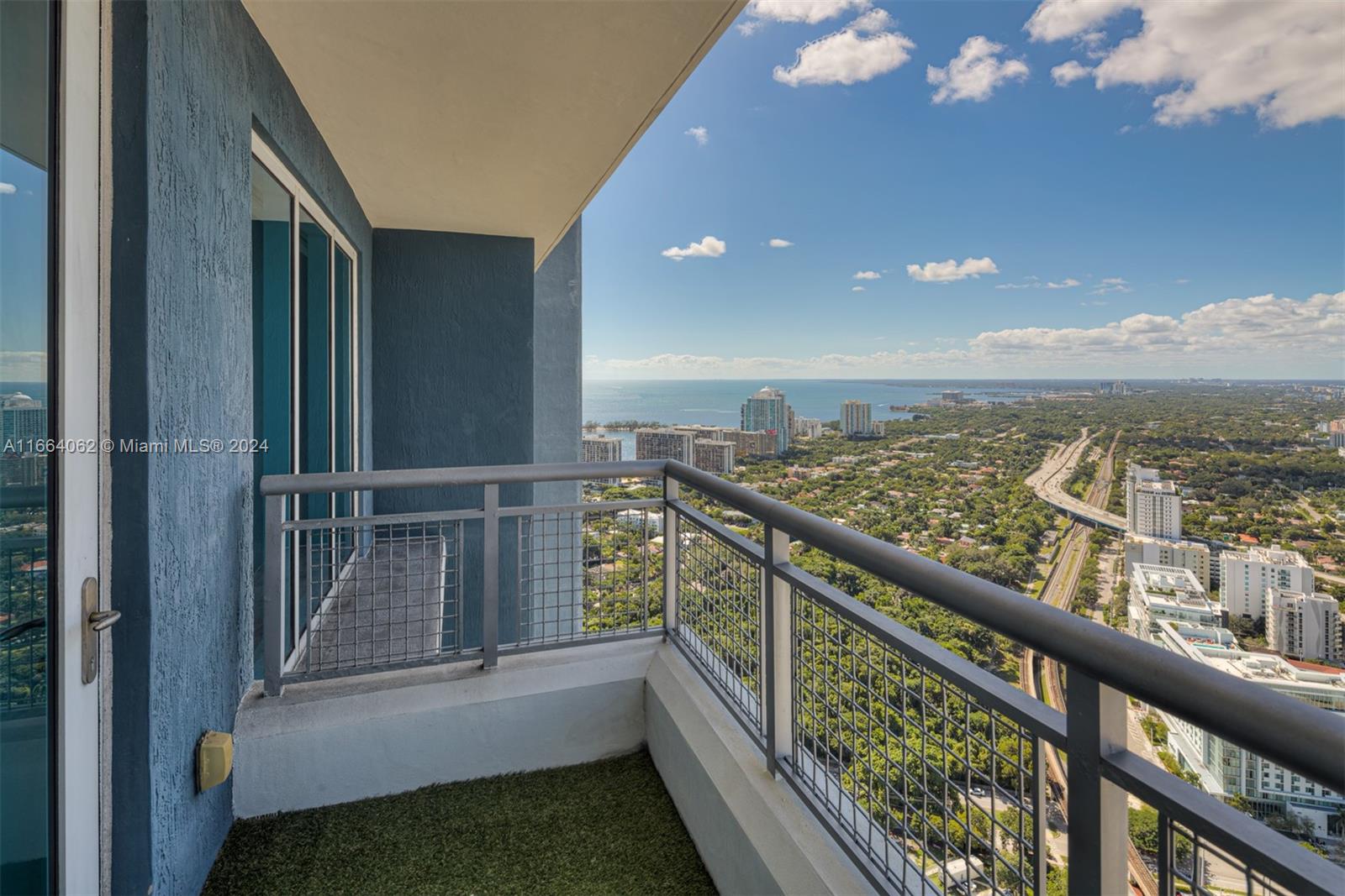 60 SW 13th St #4211, Miami FL 33130