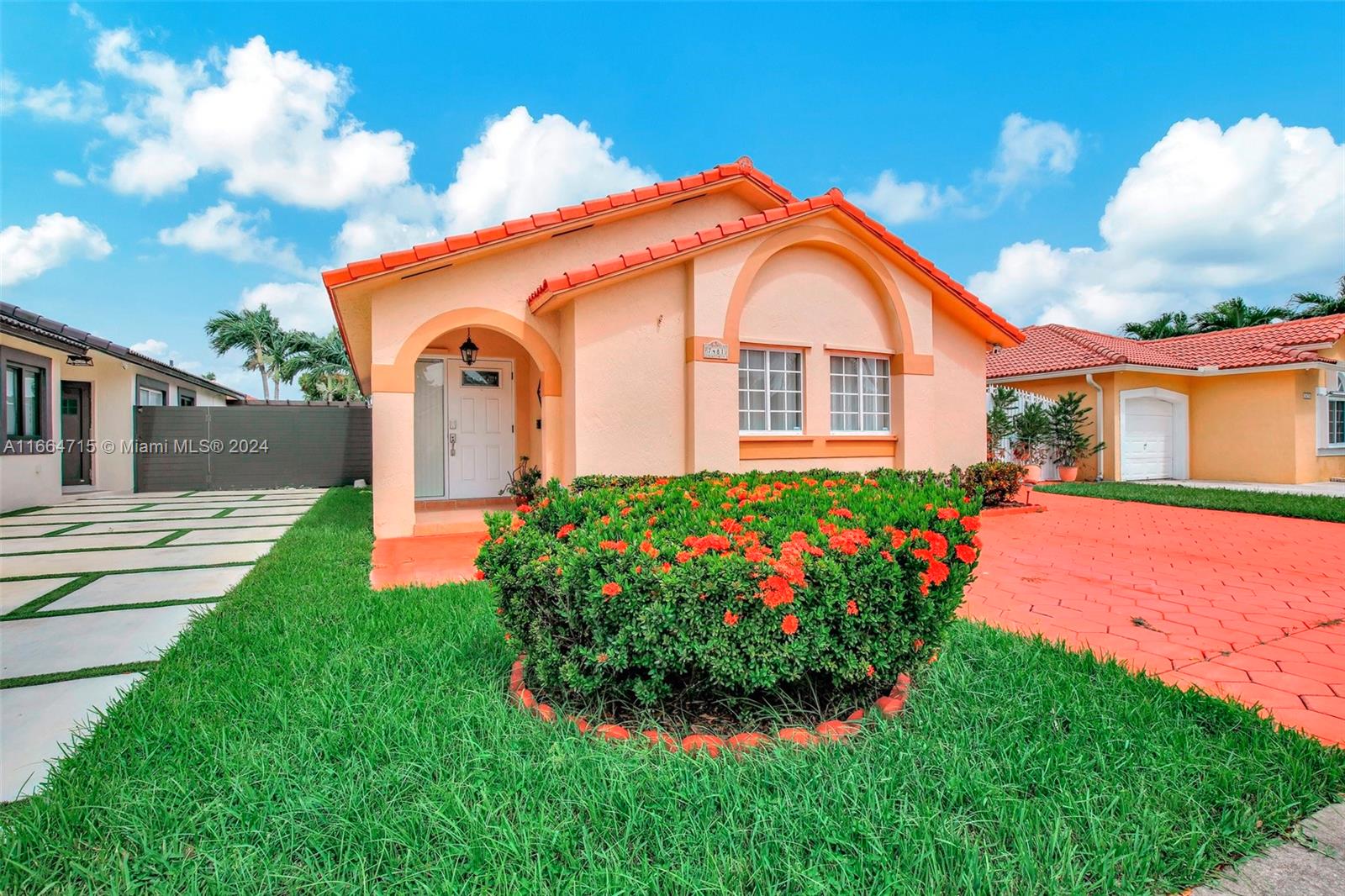 7481 NW 167th Ter, Hialeah, Florida image 2