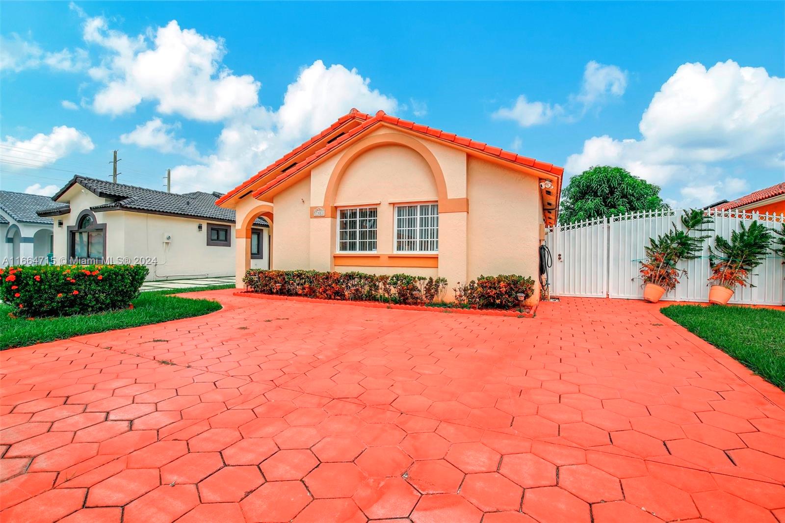 7481 NW 167th Ter, Hialeah, Florida image 3