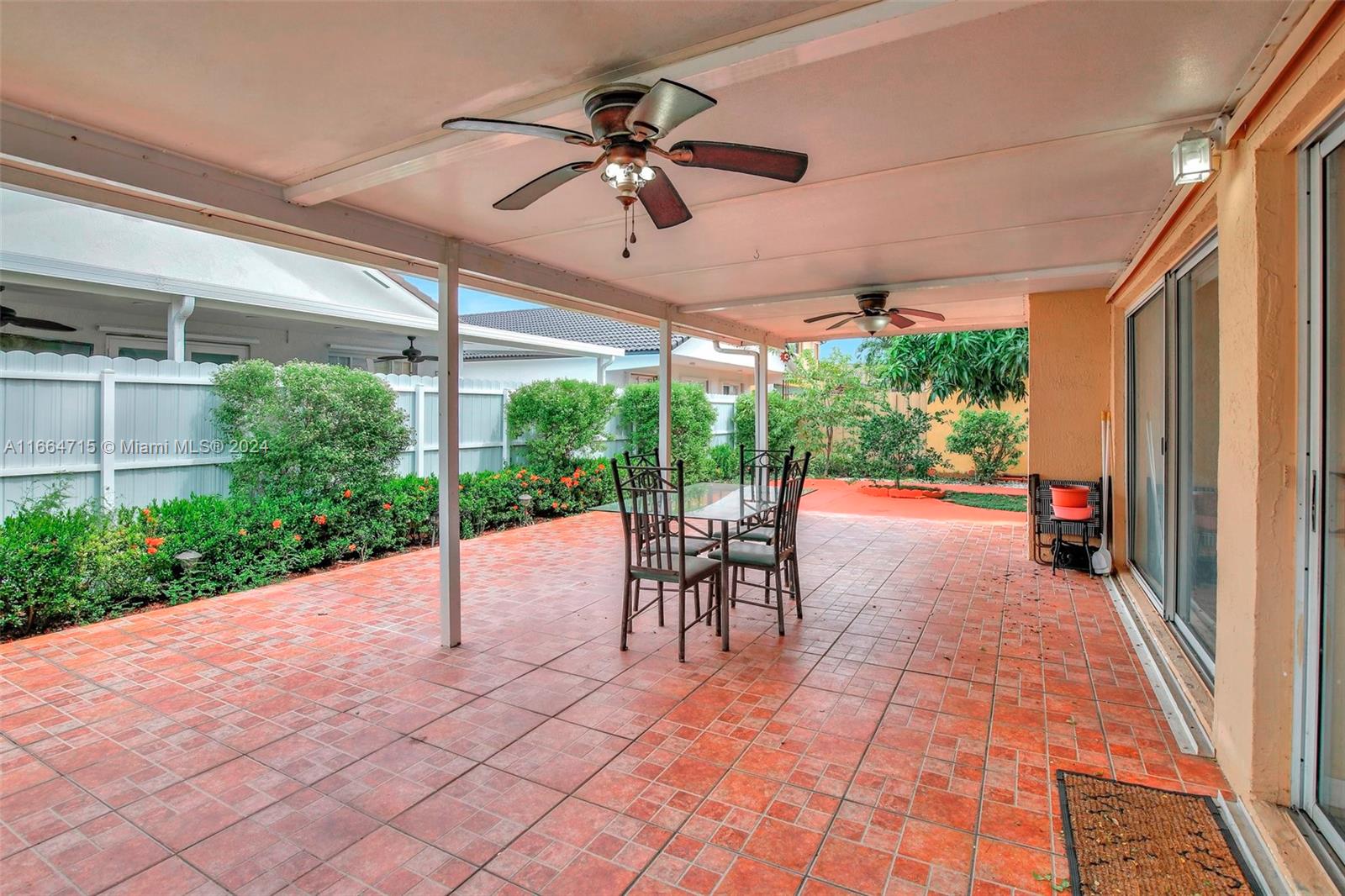 7481 NW 167th Ter, Hialeah, Florida image 34