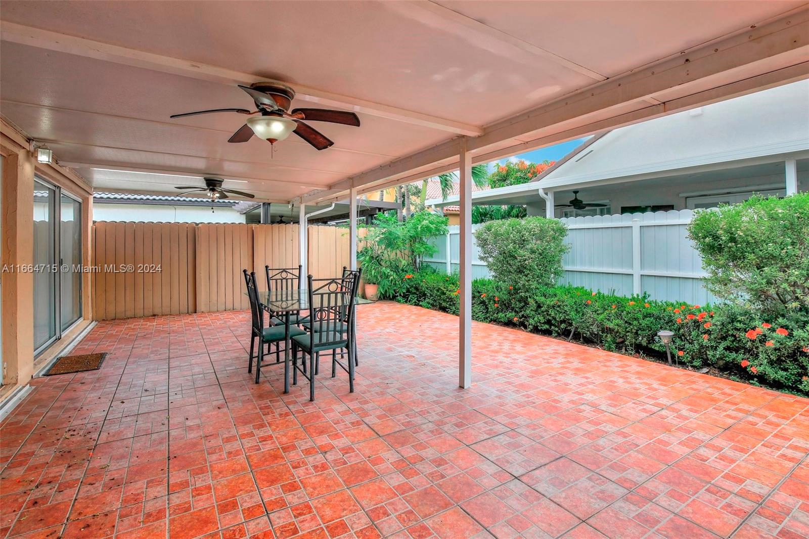 7481 NW 167th Ter, Hialeah, Florida image 37