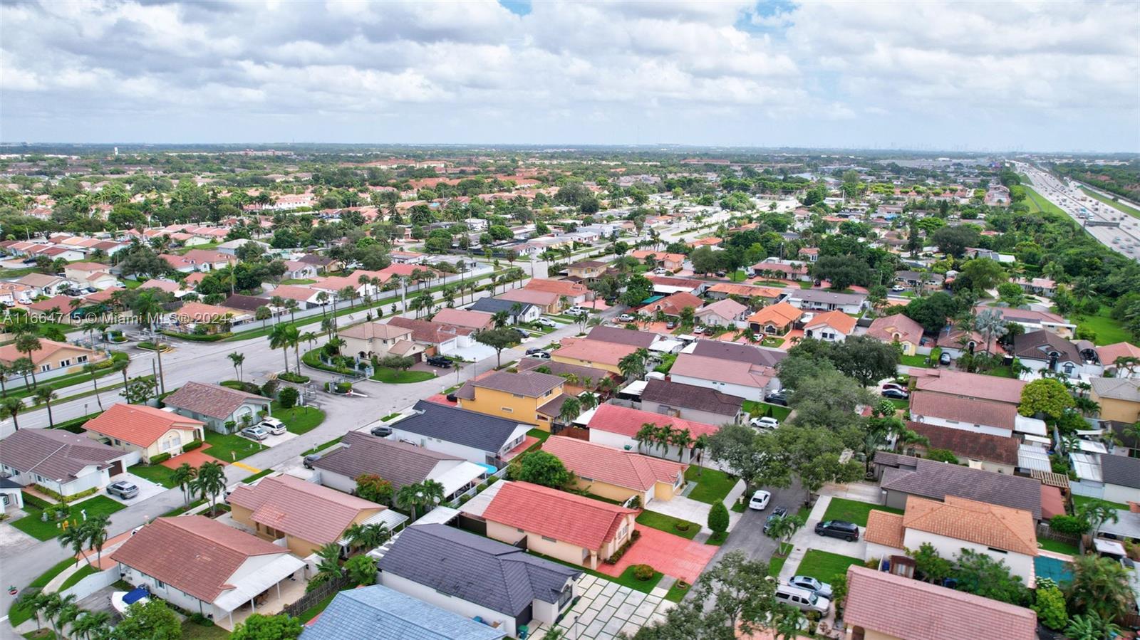 7481 NW 167th Ter, Hialeah, Florida image 45