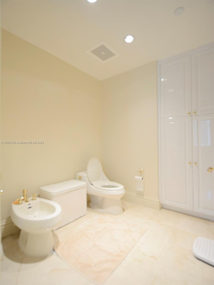 10295 Collins Ave, Bal Harbour, Florida image 15