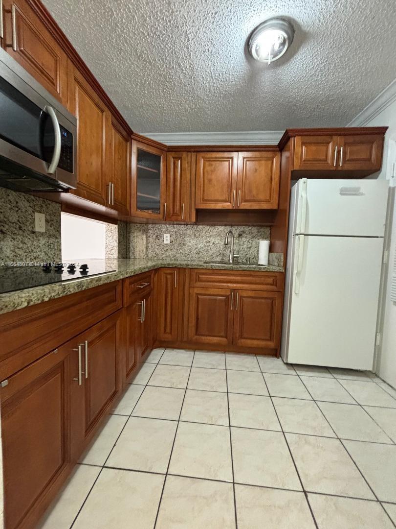 Residential, Hialeah Gardens, Florida image 10