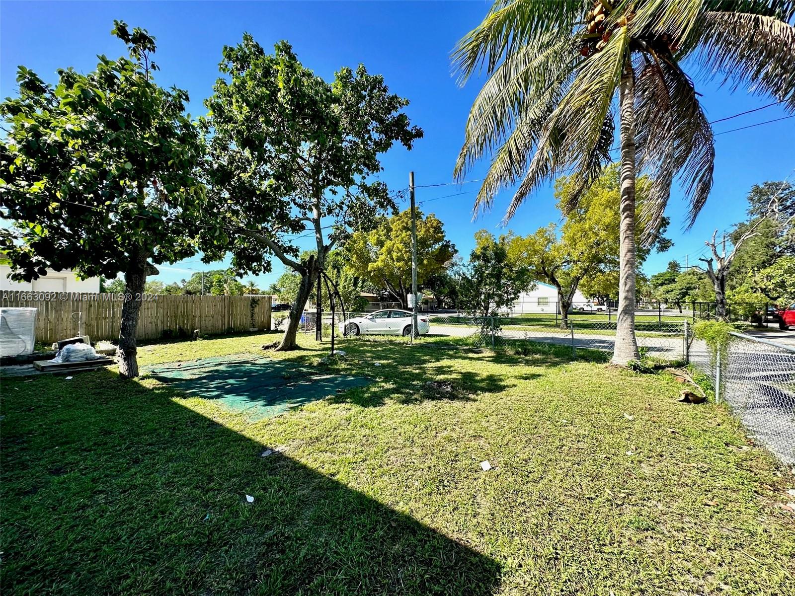 460 NE 169th St, North Miami Beach, Florida image 13