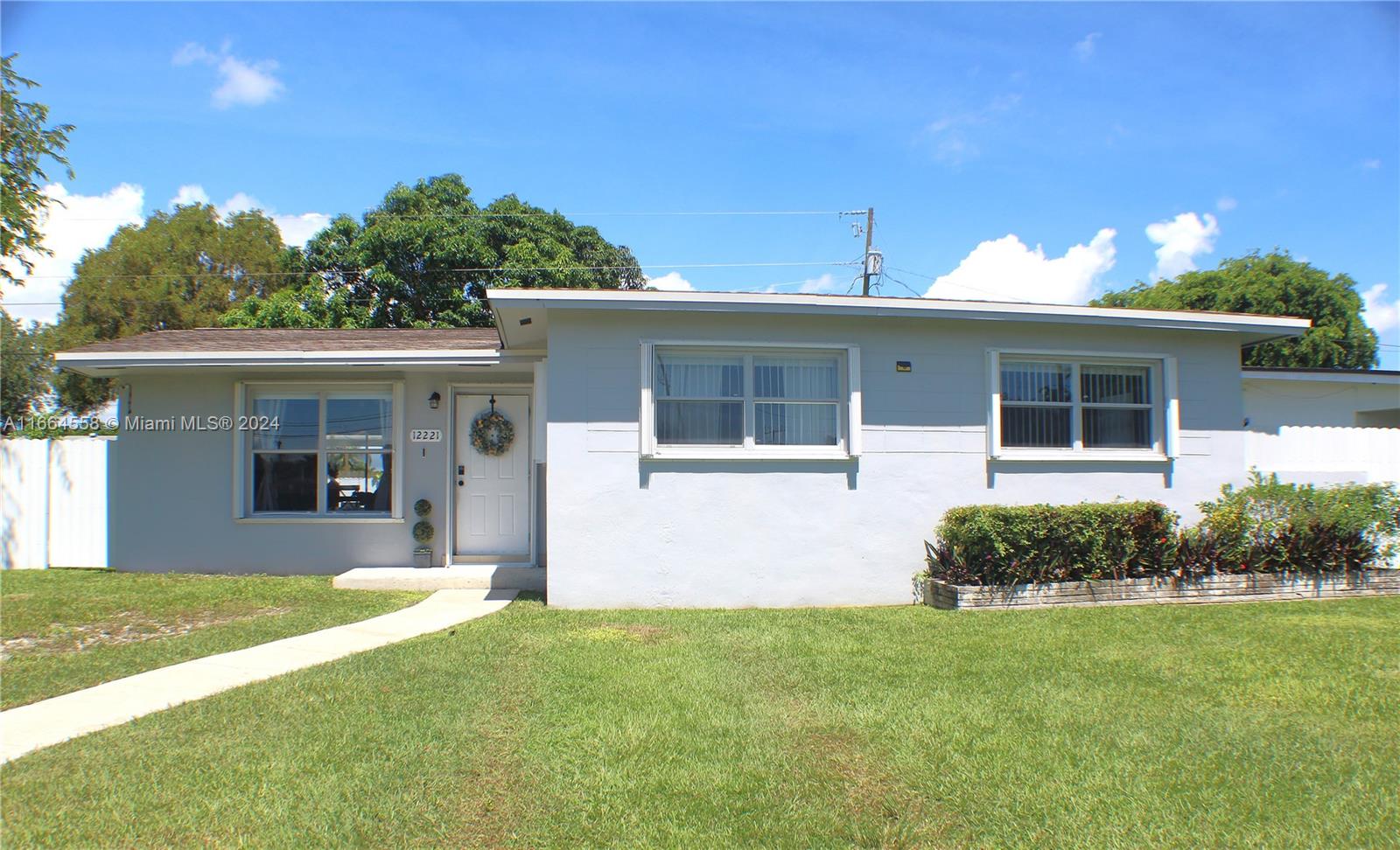 Roam Buy 12221 SW 188th St, Miami, FL with a 3.5 mortgage included.