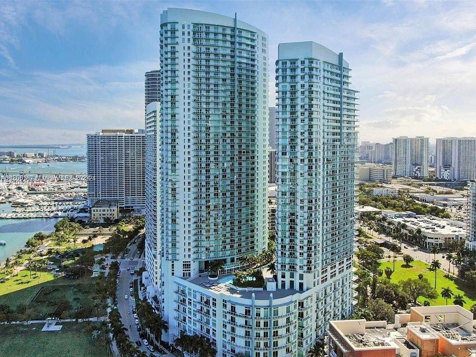 Spacious corner unit at the tranquil quantum on the Bay Condo in the heart of Edgewater. Unit features 2 bedrooms, 2.5 baths and beautiful views of the bay, which can be appreciated throughout the unit and both balconies. Unit comes with 2 parking spots. The building offers complete amenities such as 2 pools, yoga space + fully equipped gym & party room. The building is conveniently located just steps away from the park & the best restaurants in the neighborhood. Unit has bran new floorings, baseboards and painting. All permitted. New pics soon.