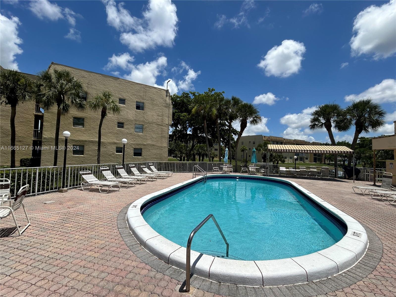 8100 Sunrise Lakes Blvd #203, Sunrise, Florida image 17