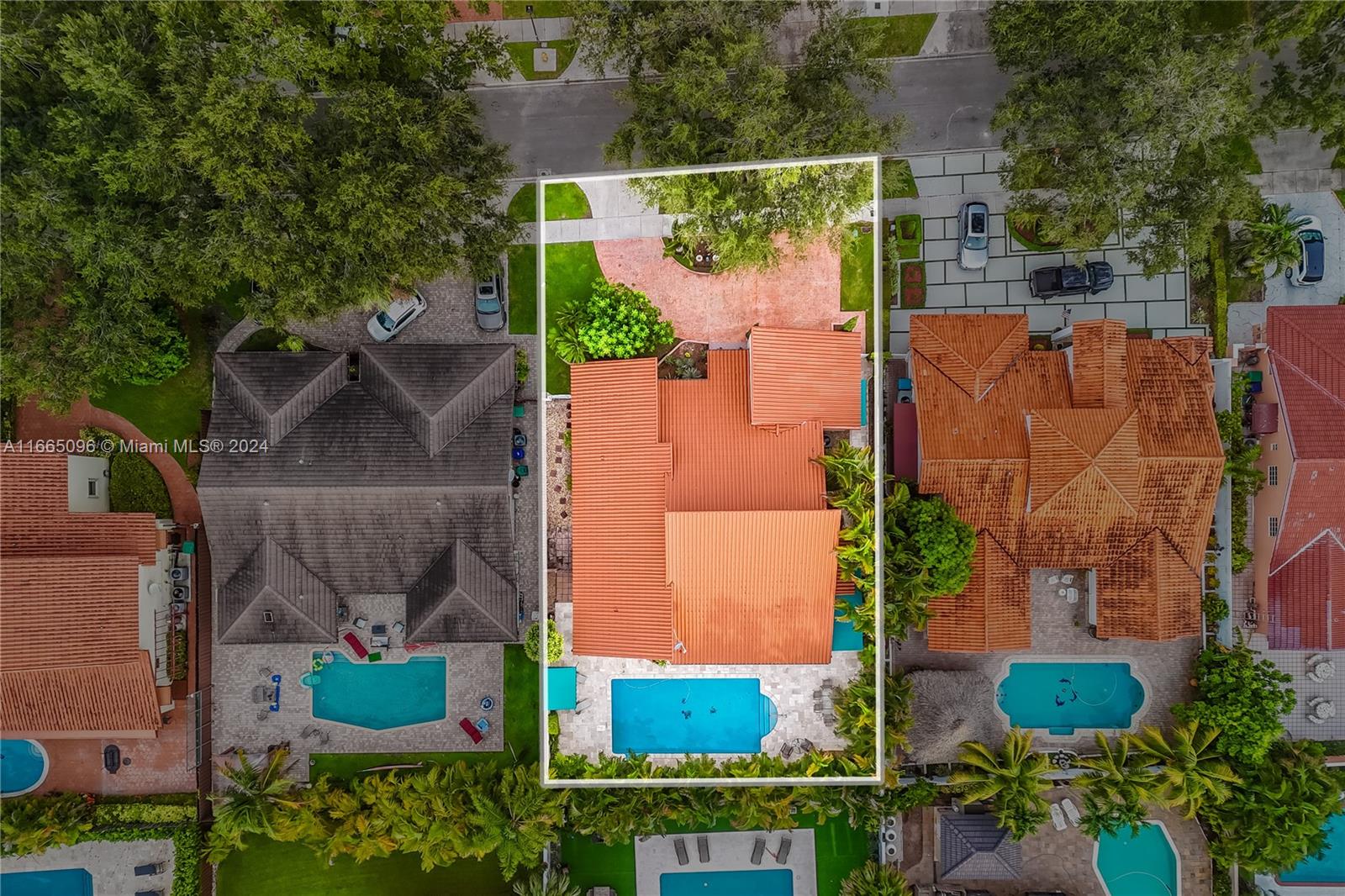 Residential, Miami Lakes, Florida image 3