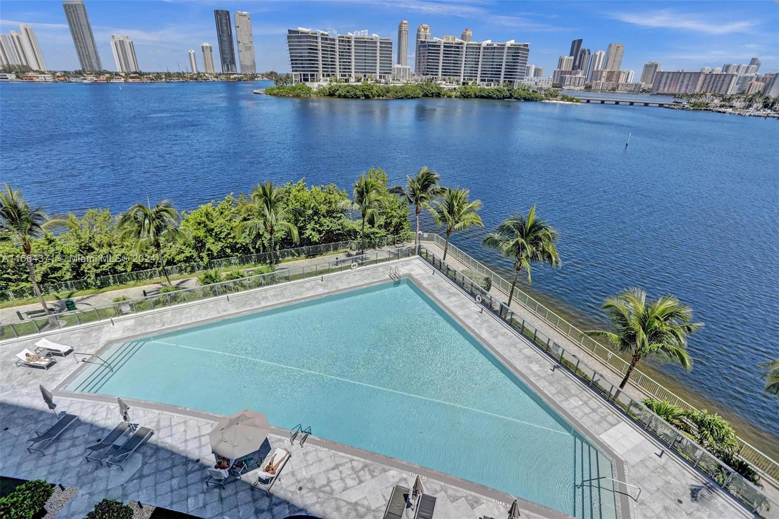 3300 NE 188th St #515, Aventura FL 33180