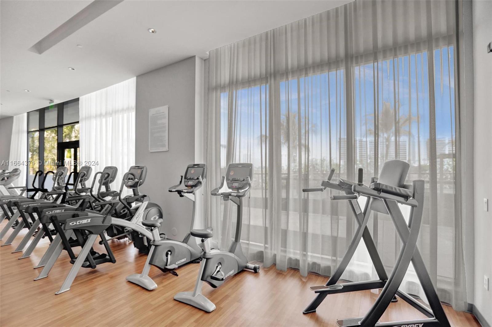 3300 NE 188th St #515, Aventura FL 33180