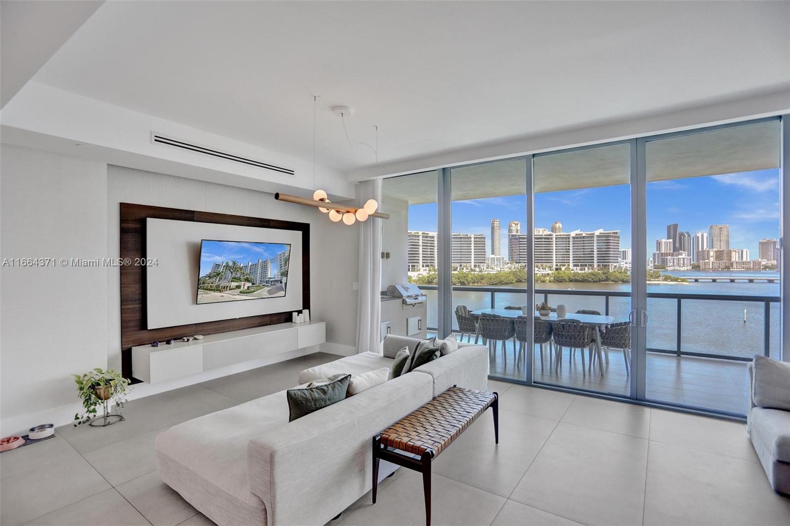 3300 NE 188th St #515, Aventura FL 33180