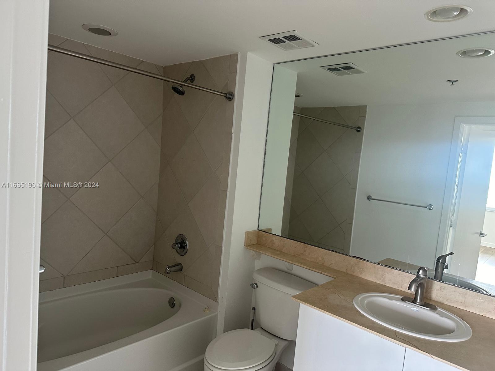 325 S BISCAYNE BL #4324, Miami FL 33131