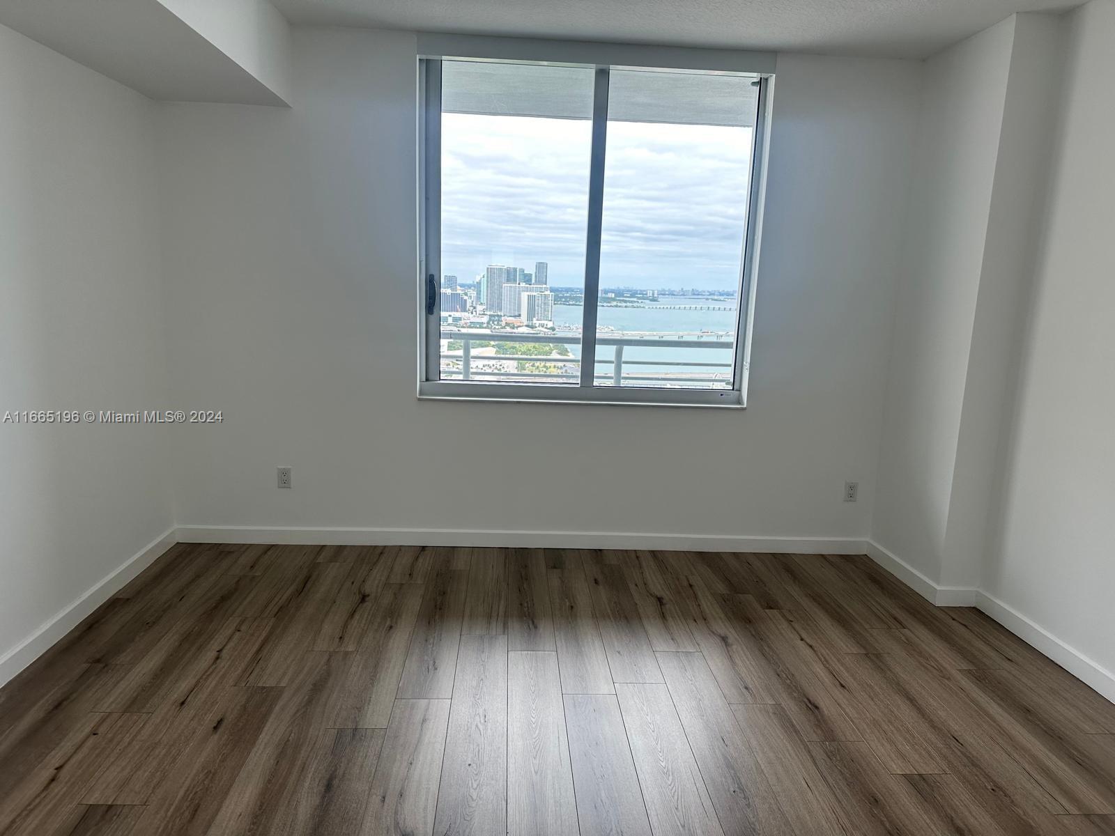 325 S BISCAYNE BL #4324, Miami FL 33131