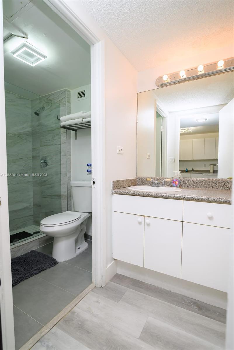 2301 Collins Av #429, Miami Beach, Florida image 11