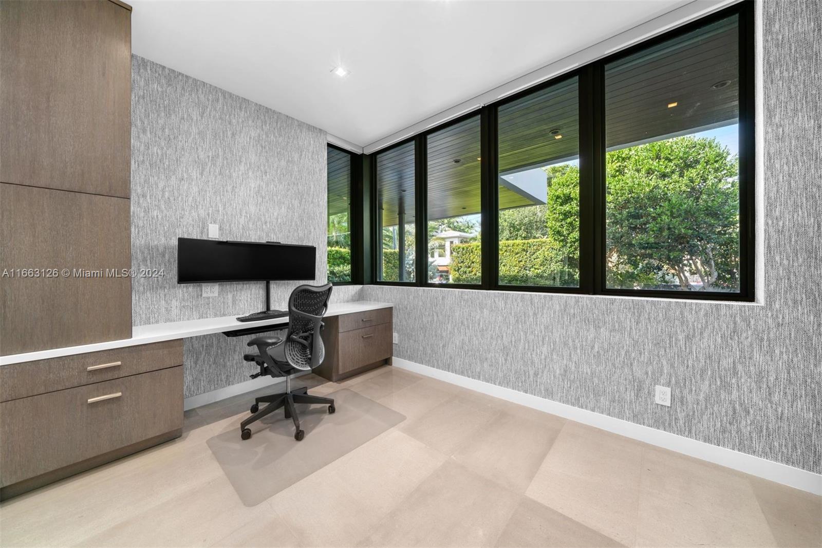 Listing Photo 9