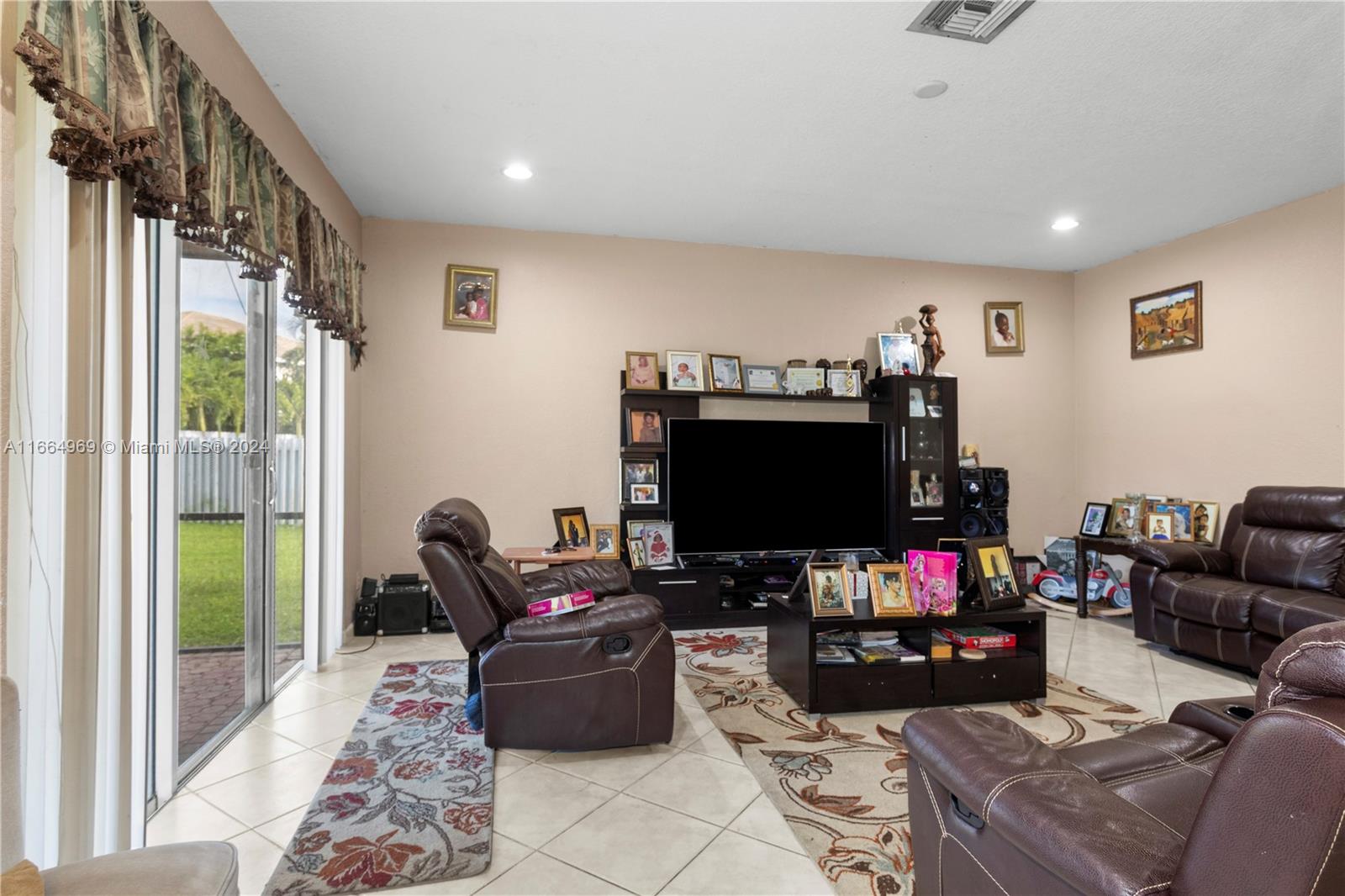 16533 SW 19th St, Miramar, Florida image 18