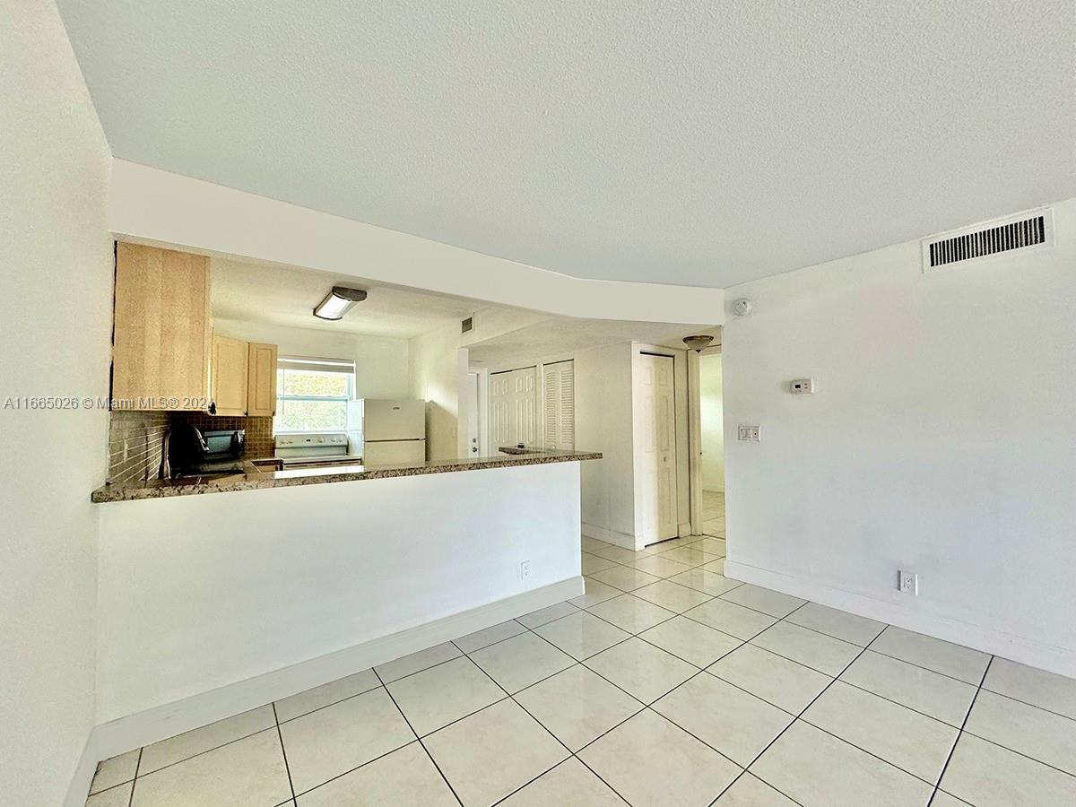 8605 W Sample Rd #209, Coral Springs, Florida image 11