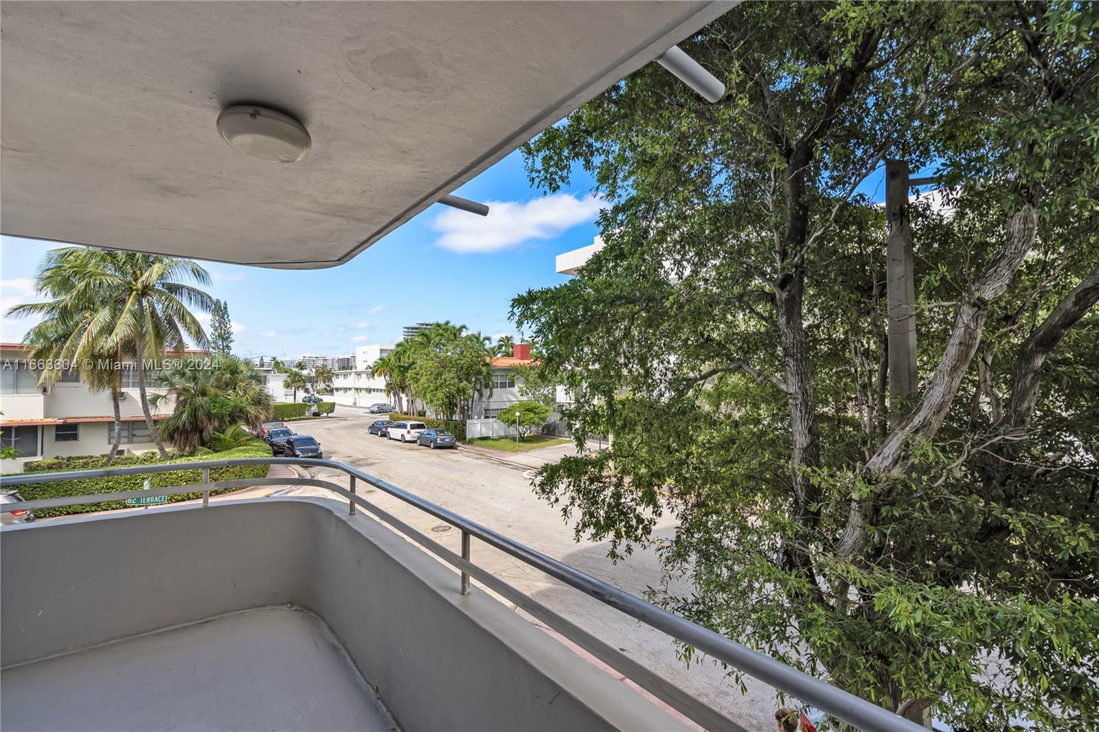 8201 Byron Ave #204, Miami Beach, Florida image 23