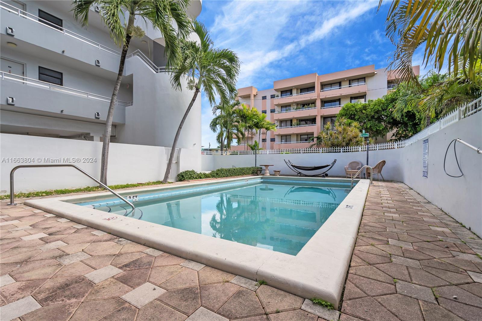 8201 Byron Ave #204, Miami Beach, Florida image 29