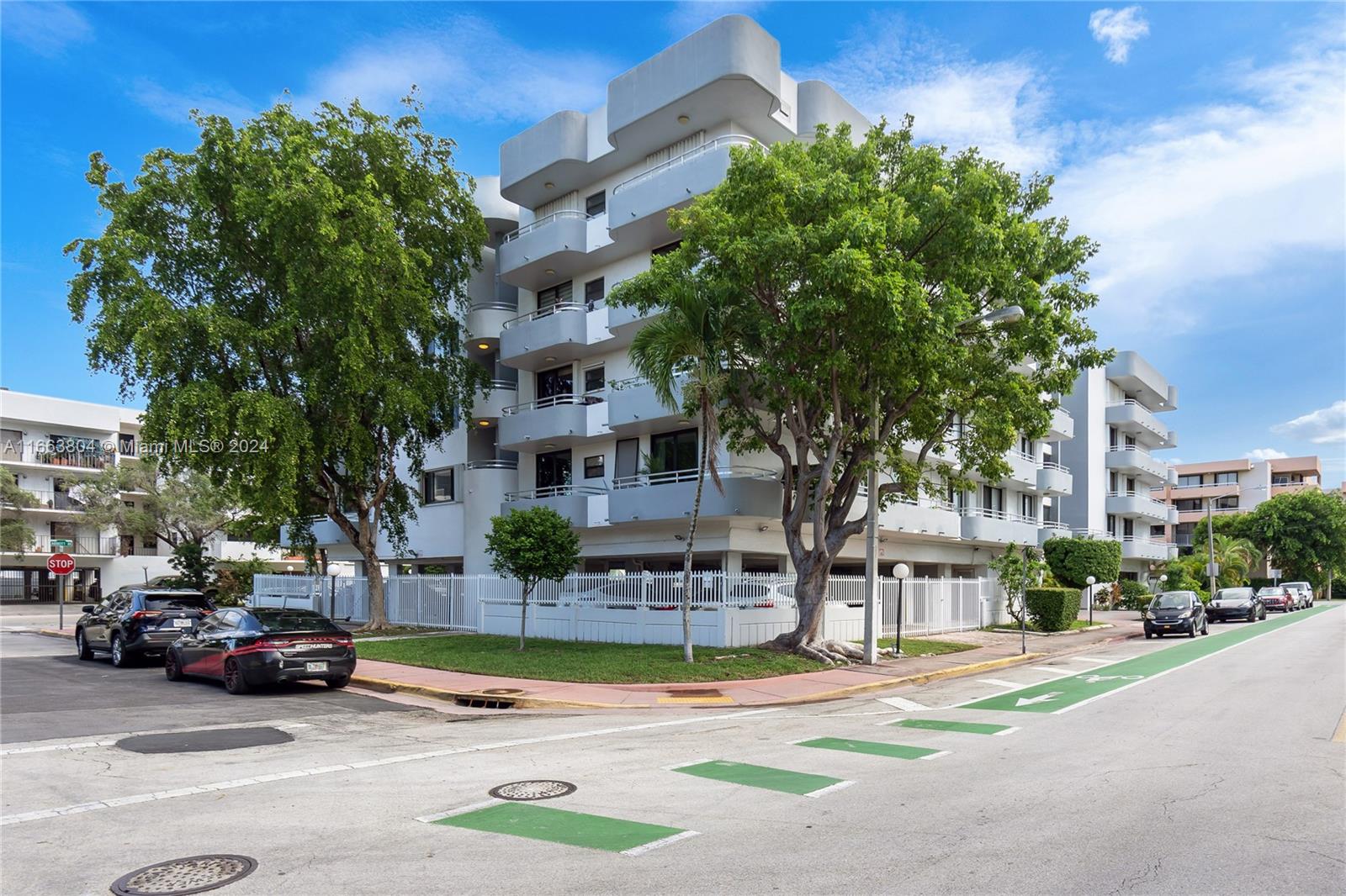 8201 Byron Ave #204, Miami Beach, Florida image 7