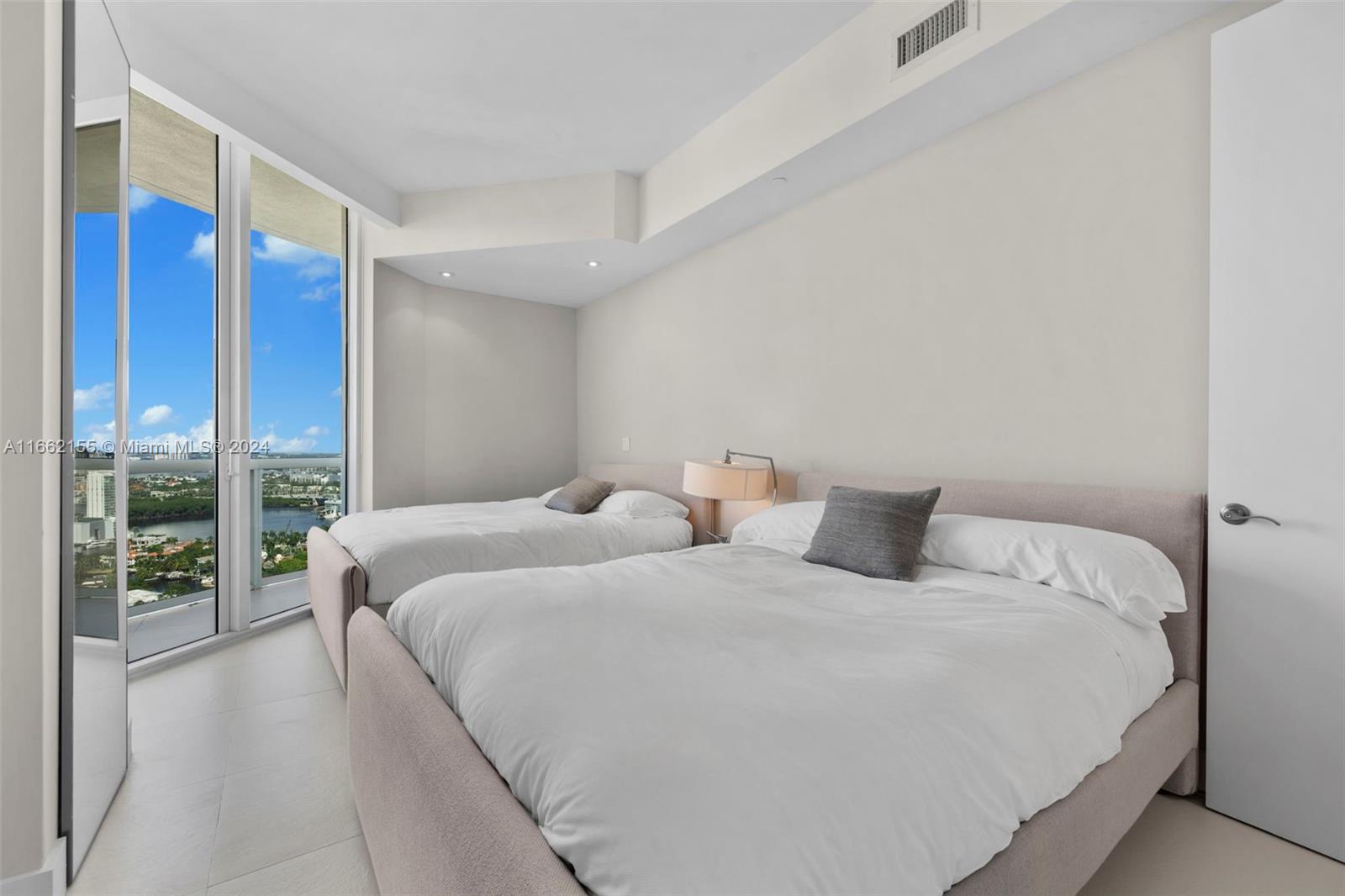 16001 Collins Ave #2706, Sunny Isles Beach FL 33160