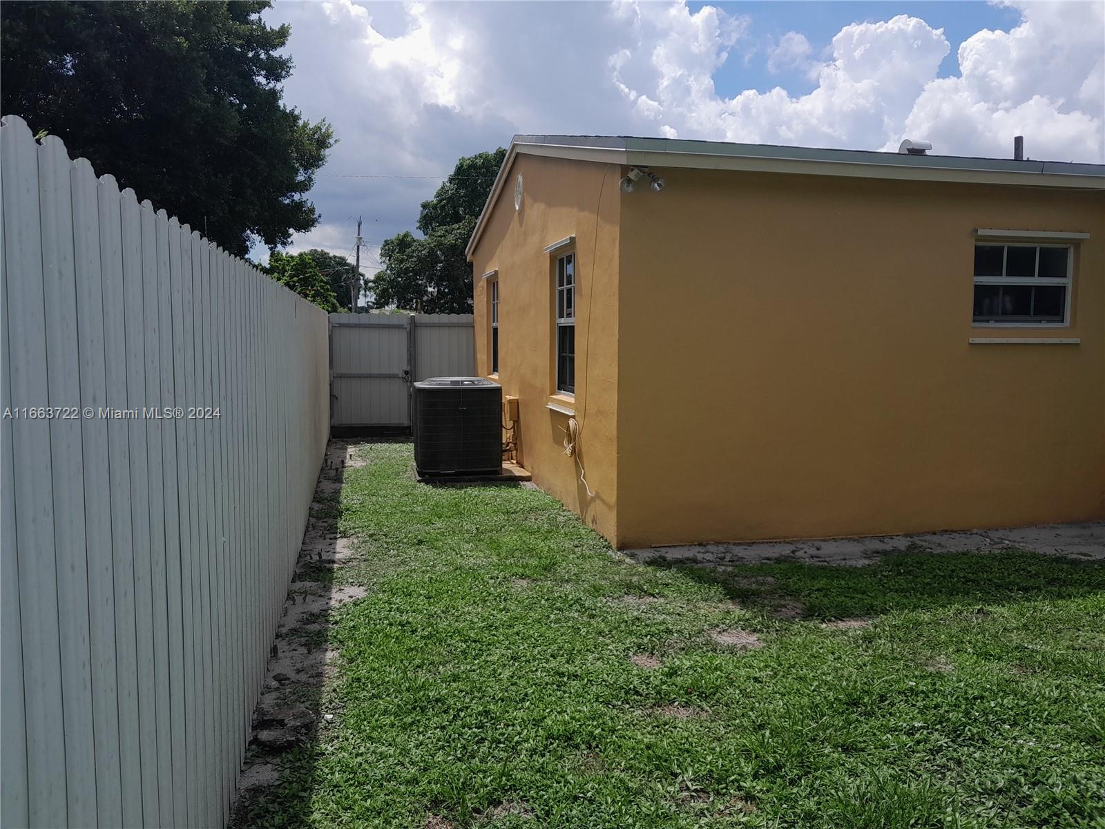 2911 NW 158th St, Miami Gardens, Florida image 19