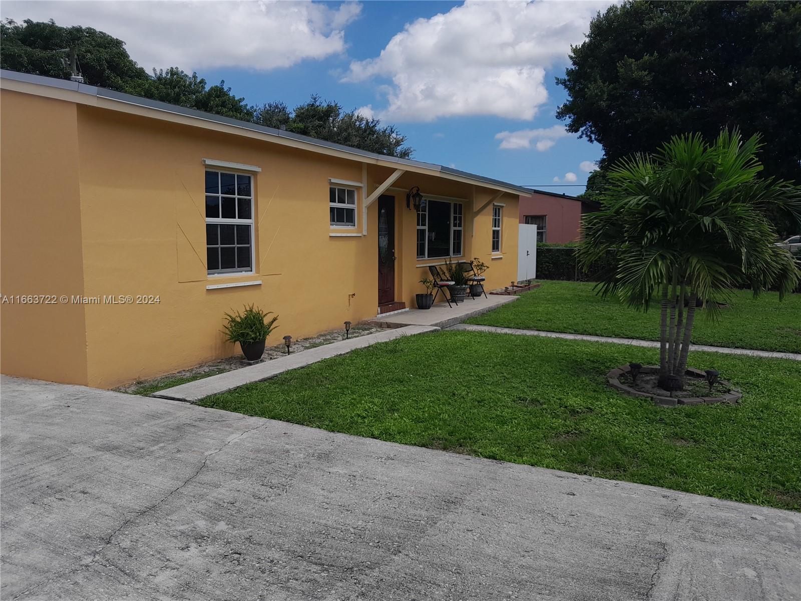 2911 NW 158th St, Miami Gardens, Florida image 2