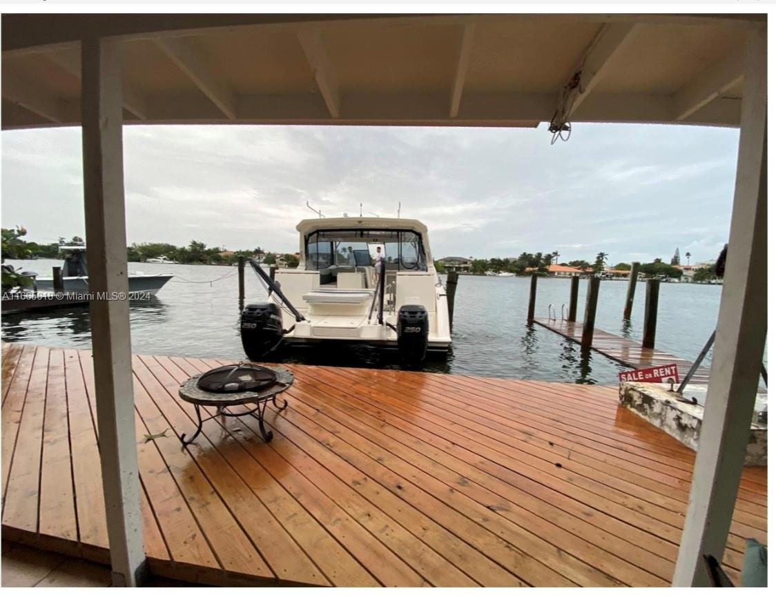 House for Sale in Miami Beach, FL