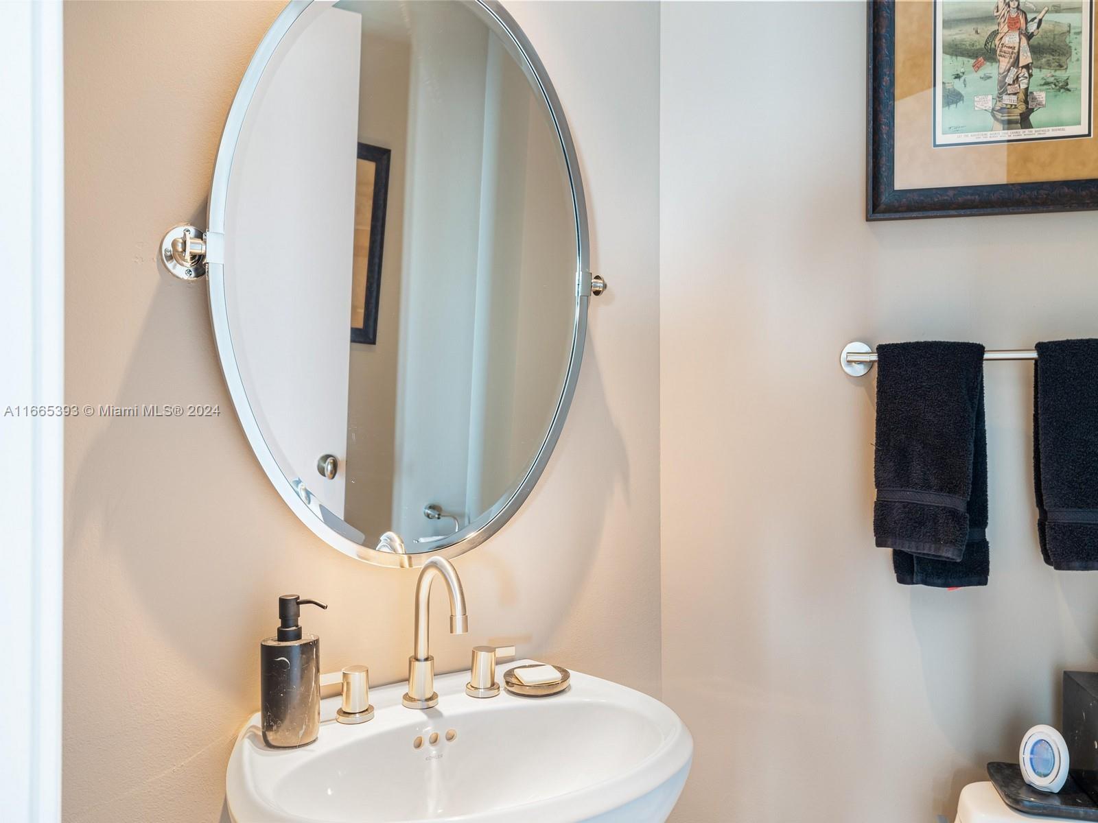 1331 Brickell Bay Dr #2711, Miami FL 33131