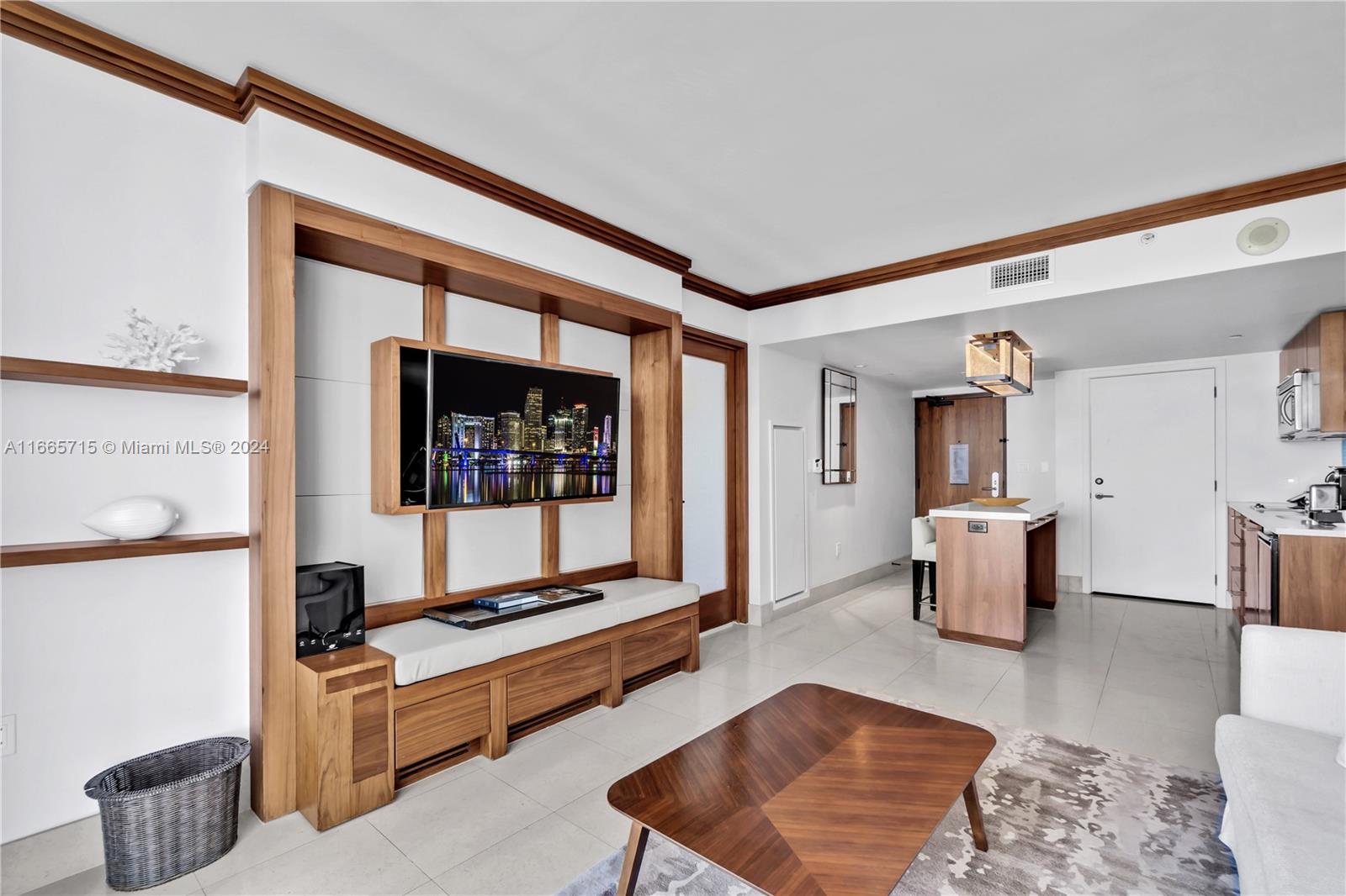 6801 Collins Ave #1002 (Door #1011), Miami Beach FL 33141