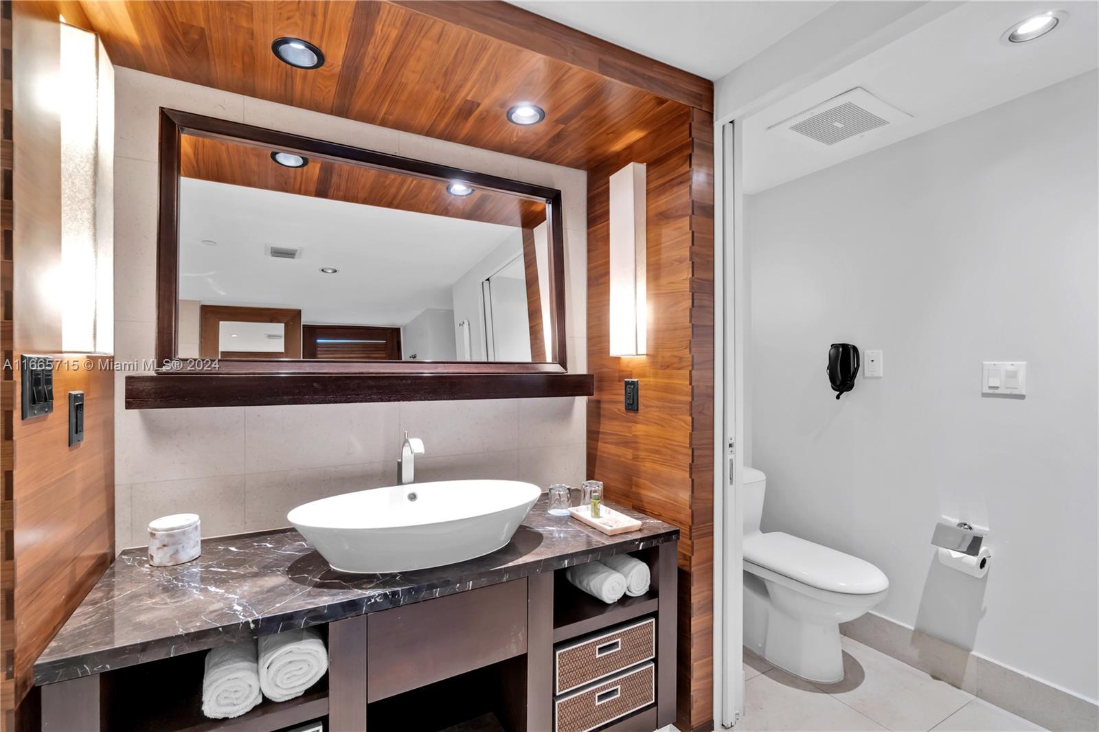 6801 Collins Ave #1002 (Door #1011), Miami Beach FL 33141