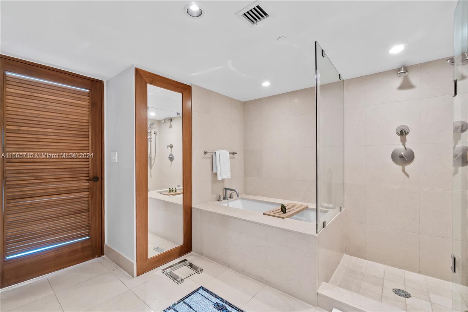 6801 Collins Ave #1002 (Door #1011), Miami Beach FL 33141