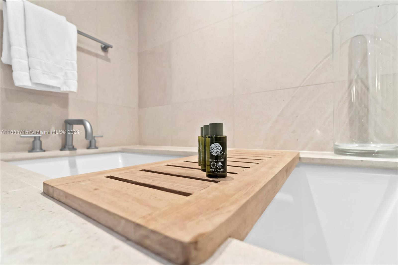 6801 Collins Ave #1002 (Door #1011), Miami Beach FL 33141