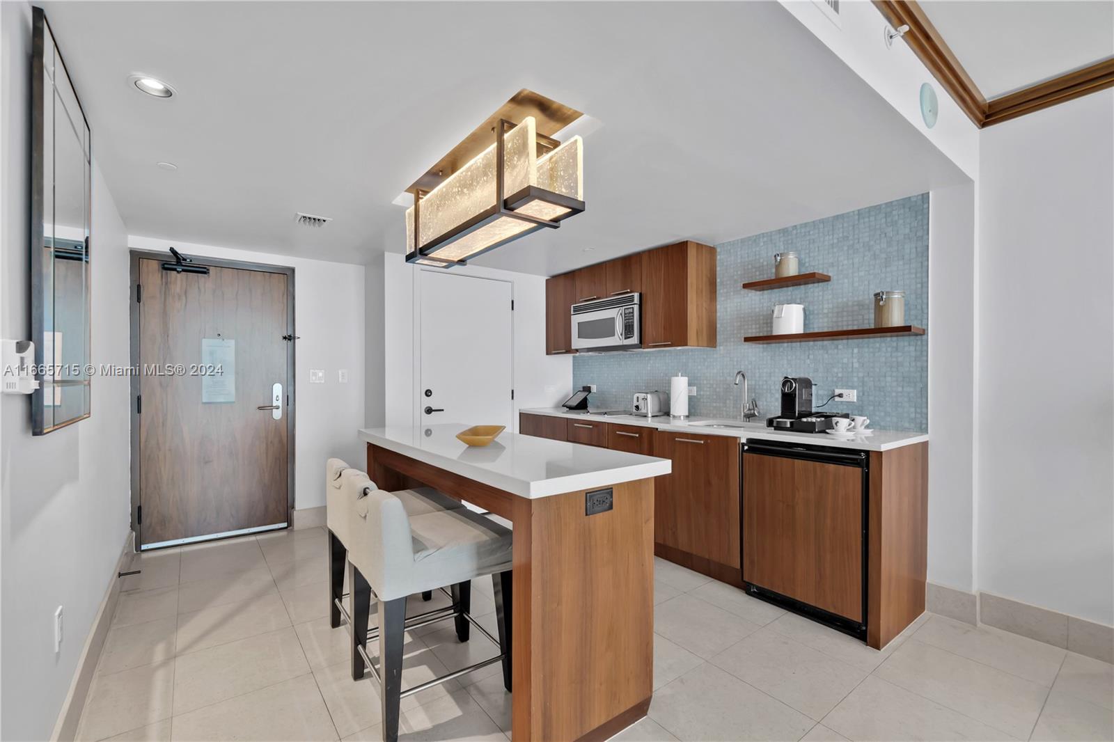 6801 Collins Ave #1002 (Door #1011), Miami Beach FL 33141