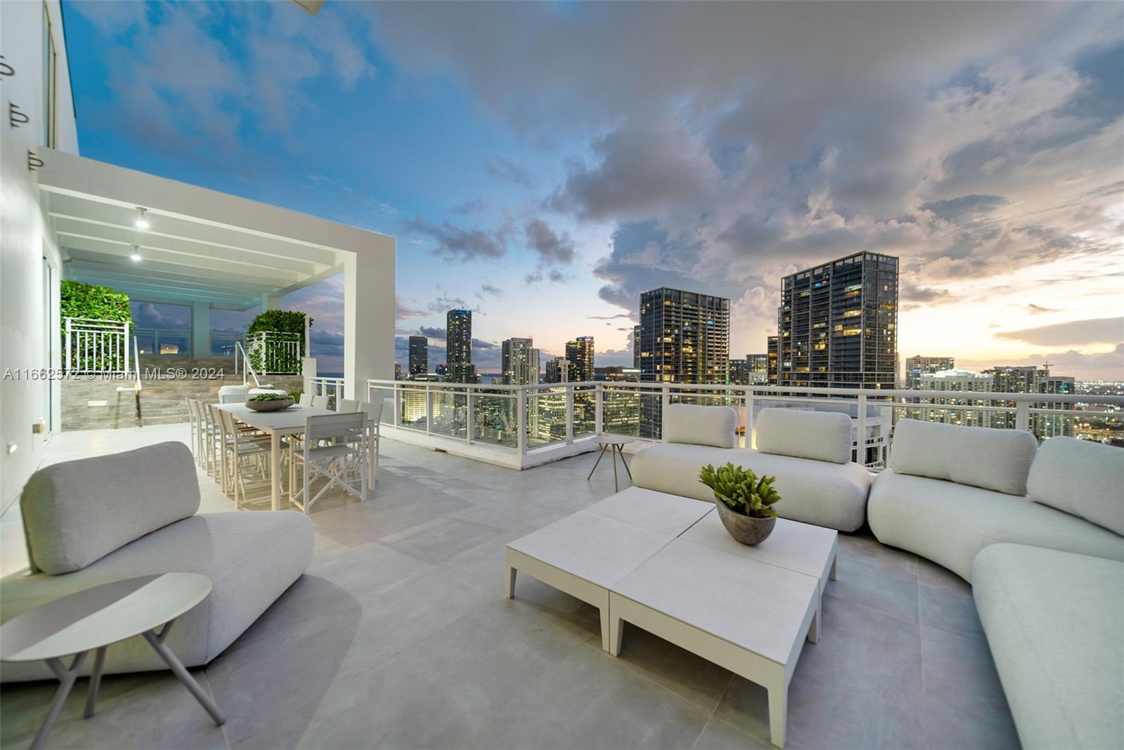 900 Brickell Key Blvd #PH3401, Miami FL 33131