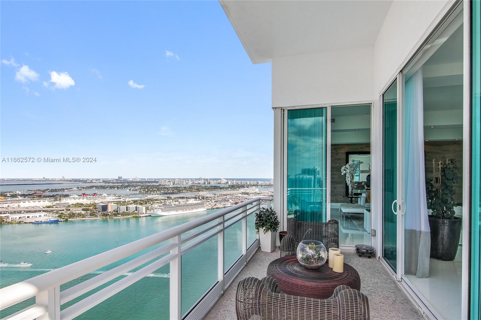 900 Brickell Key Blvd #PH3401, Miami FL 33131