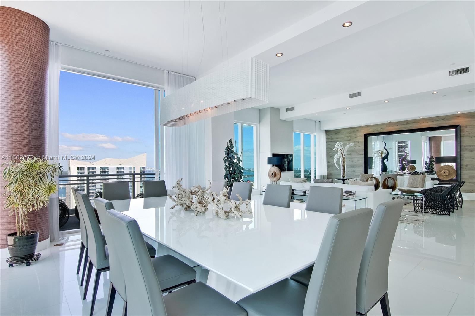 900 Brickell Key Blvd #PH3401, Miami FL 33131
