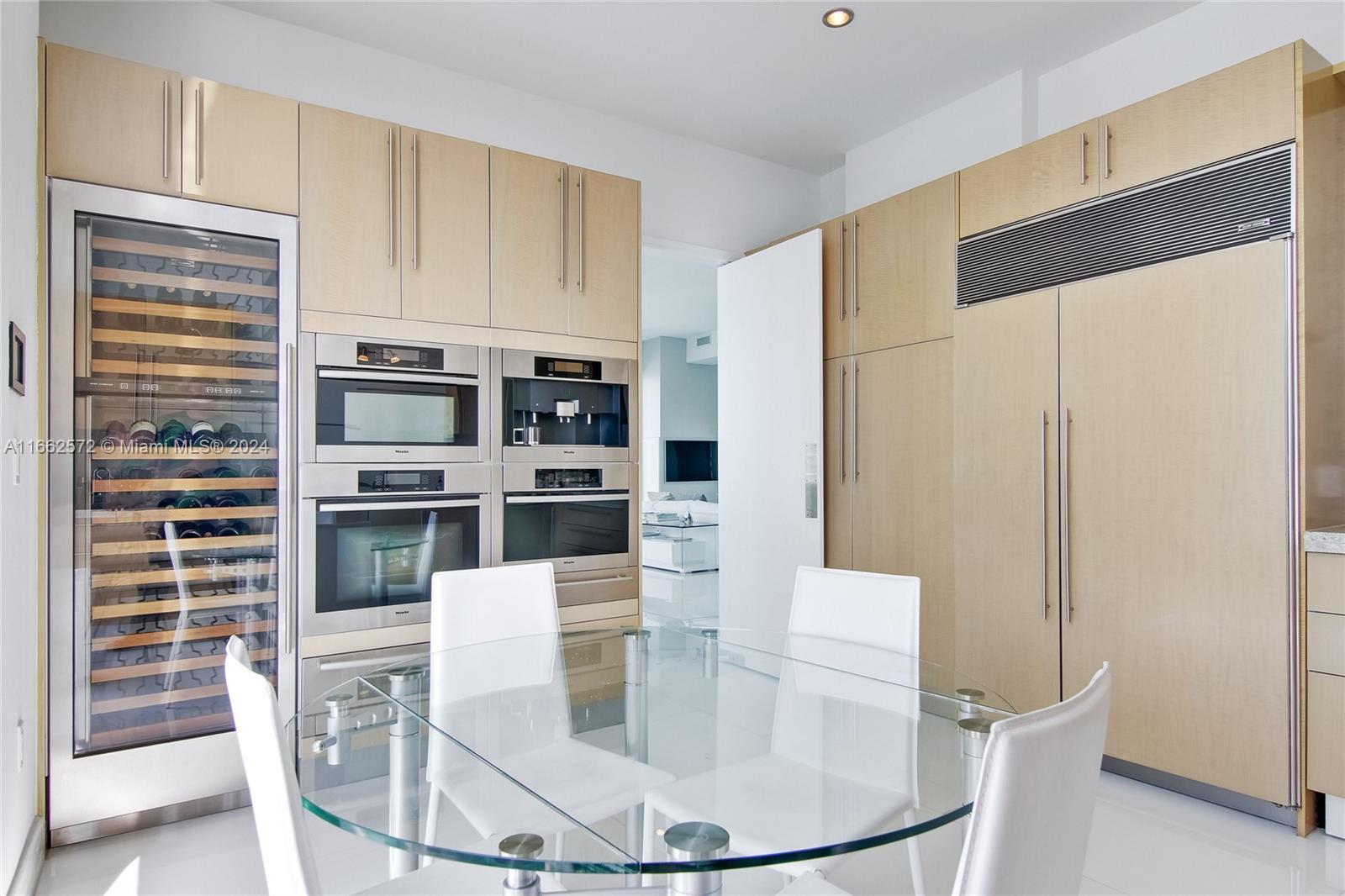 900 Brickell Key Blvd #PH3401, Miami FL 33131